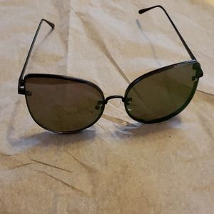 WOMEN'S SUNGLASSES